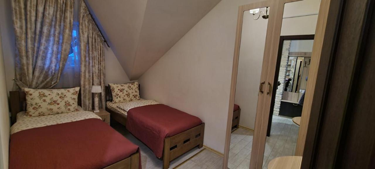 קרמנצ'וג Отель Glove House מראה חיצוני תמונה