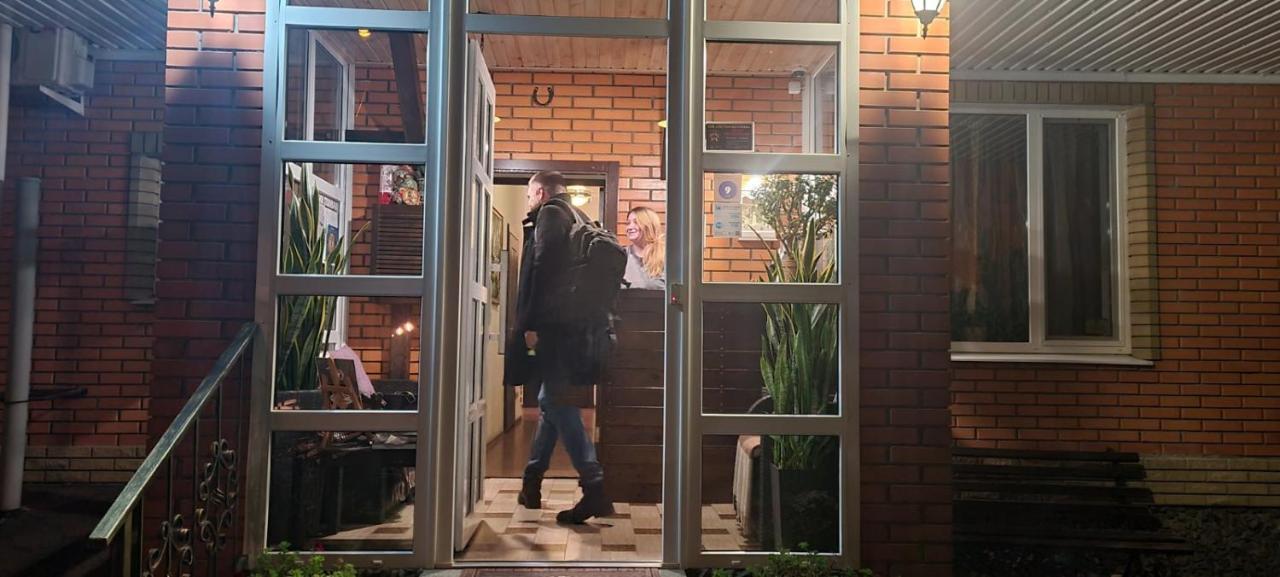 קרמנצ'וג Отель Glove House מראה חיצוני תמונה