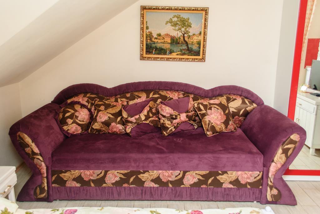 קרמנצ'וג Отель Glove House חדר תמונה