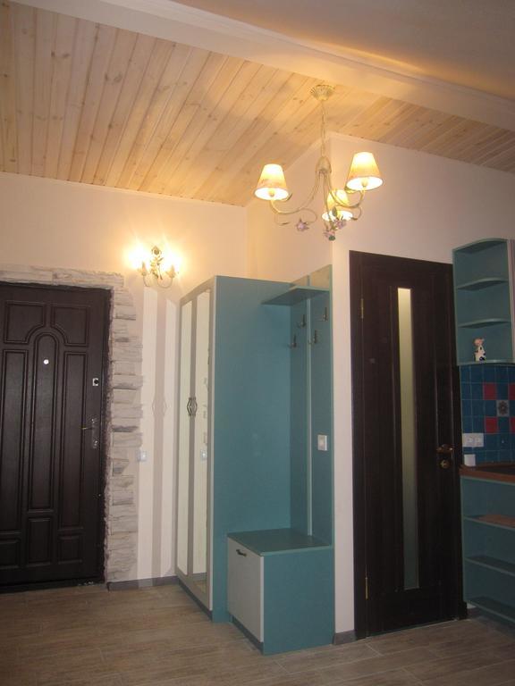 קרמנצ'וג Отель Glove House חדר תמונה